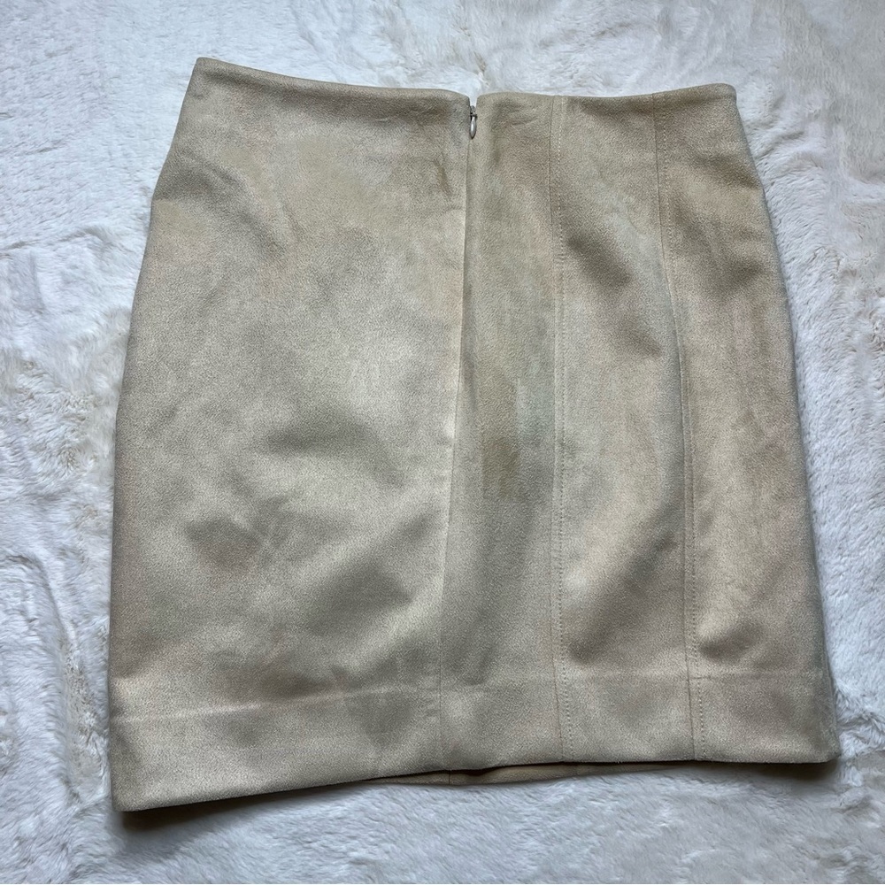 Free People Cream Faux Suede Ruched Mini Skirt Size 8 Bodycon Fall Date Night - Picture 3 of 5